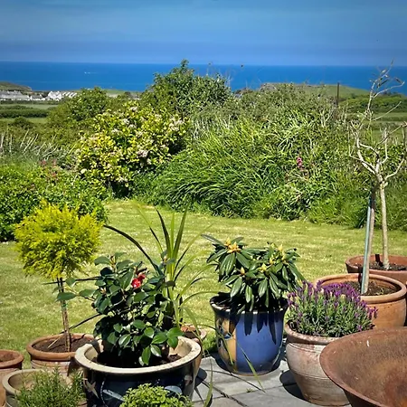 Old Chapel House * Tintagel