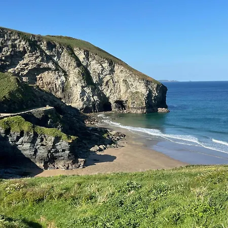 Old Chapel House * Tintagel